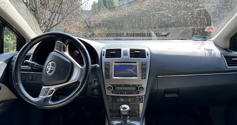 Toyota Avensis cena 49900 przebieg: 250000, rok produkcji 2013 z Olsztyn małe 67